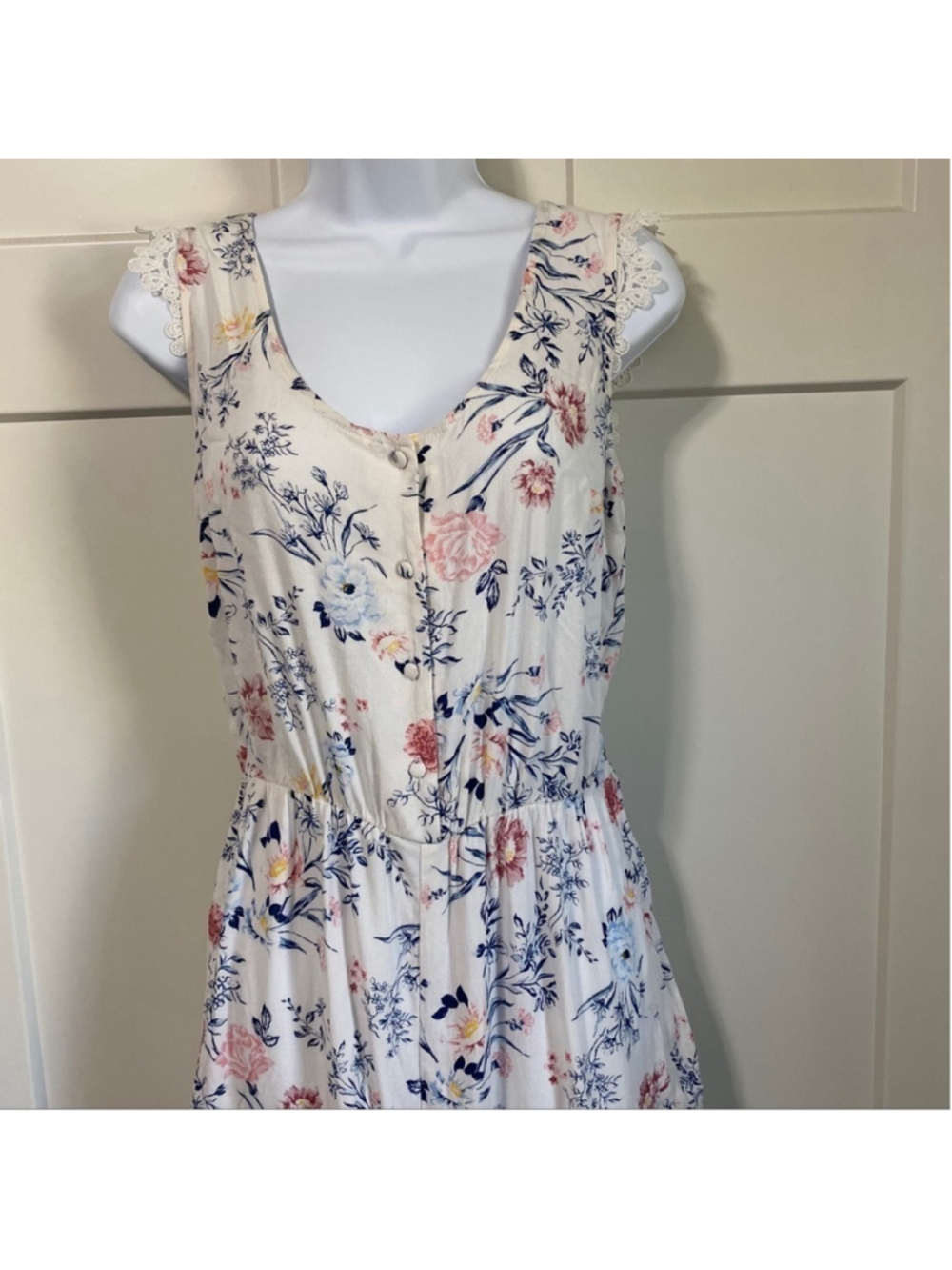 kendall & Kylie white floral lace romper size small - Picture 3 of 6